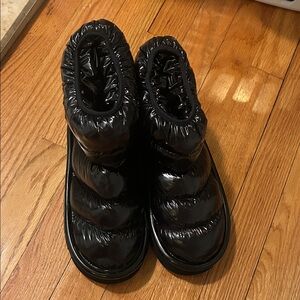 H&M Shiny Black Woman’s Boots